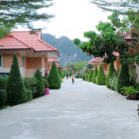 Naris Phuview Resort Satun Buitenkant foto